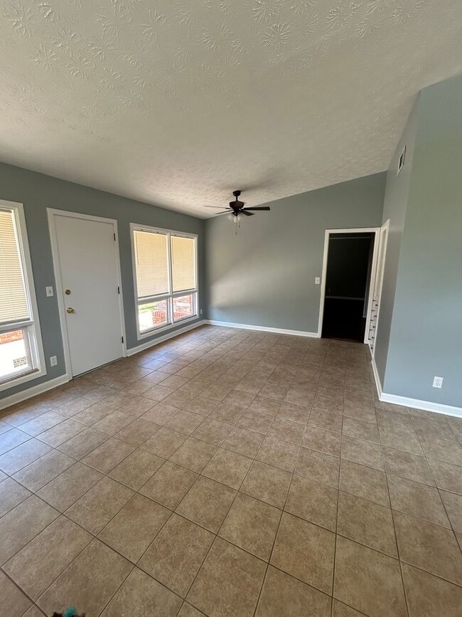 Photo - North Columbus and convenient to schools, shopping and I-185.