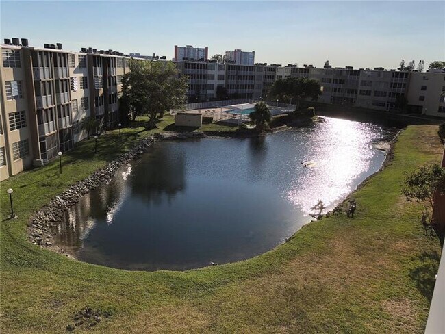 Photo - 1700 NE 191st St Unit 401