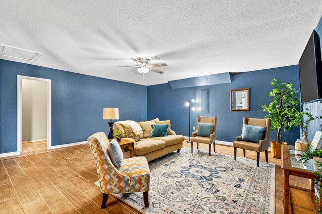 Photo - 1129 Bumble Bee Dr