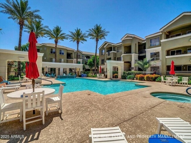 Building Photo - 5303 N 7th St Unit 132