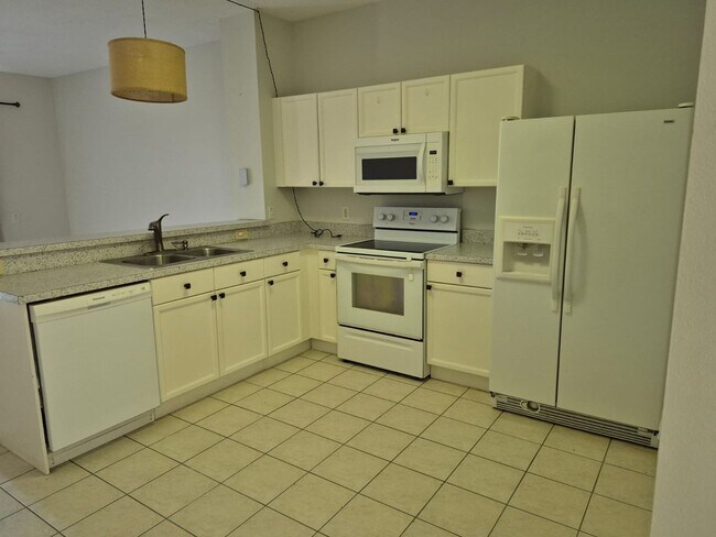 Photo - Large 3 bedrooms 3 Baths with a private pool