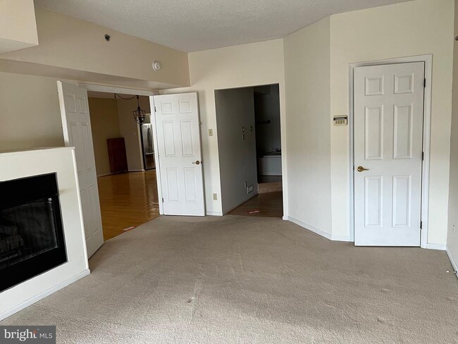 Photo - 6252 Main St Unit 6252