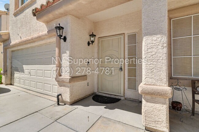 Photo - NW!! 4 Bedrooms!!! All Tile and Pergo flooring T/O!! NO Carpet!!! Low Maintenance Desert landscap...