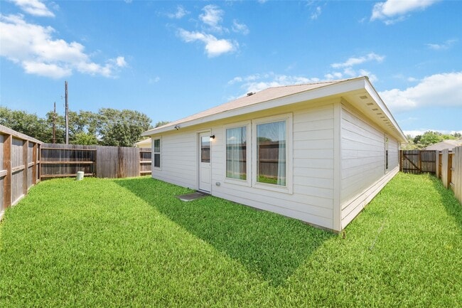 Photo - 17935 Becker Lndg Dr