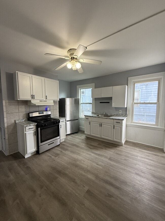 Building Photo - 96-98 Sargeant St-FL1 Unit FL1