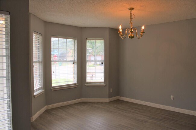Photo - 16205 Glorious Ln