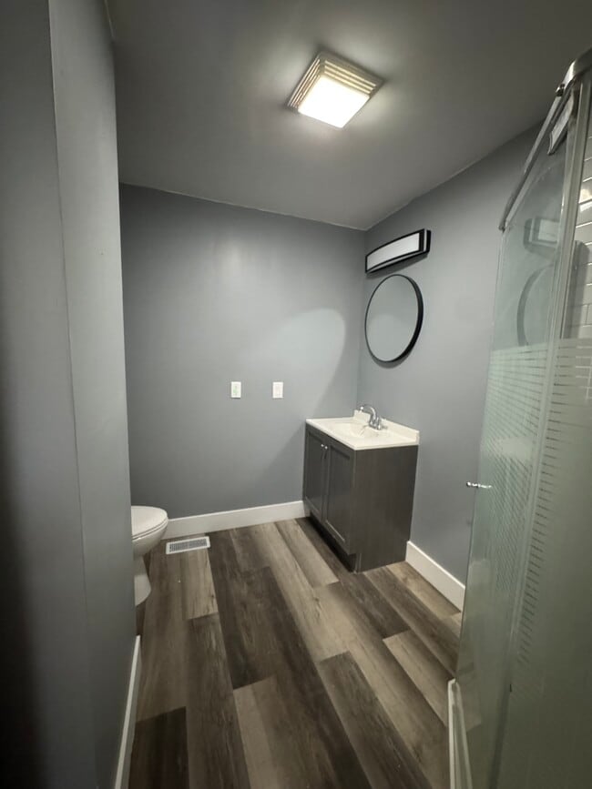 Photo - 627 N Division St