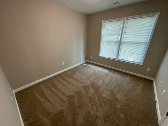 Photo - 2553 Old Mill Rd