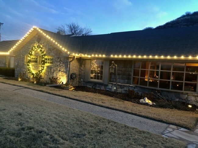 Building Photo - Gorgeous Home for Lease