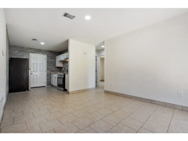 Photo - 7145 Pearson Rd