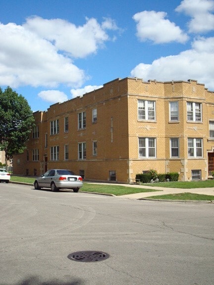 Building Photo - 2941 N Lockwood Ave Unit 1