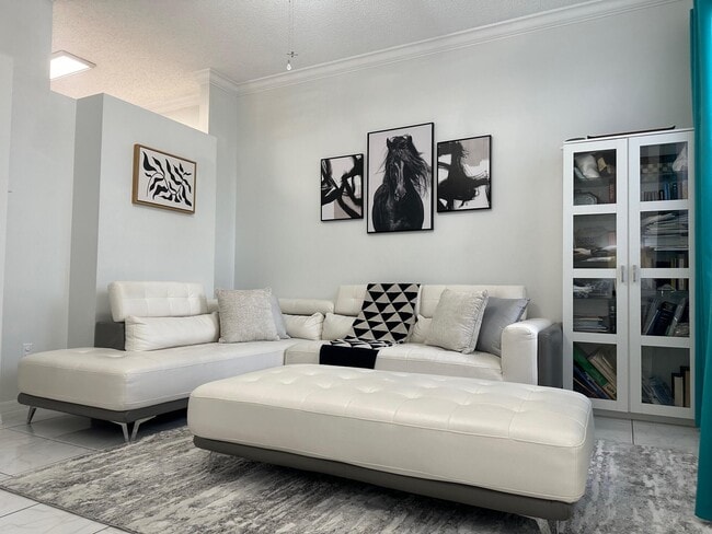 Photo - 717 Lake Wellington Dr