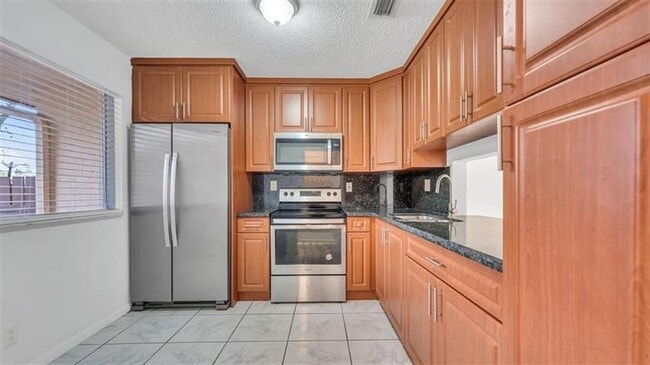 Photo - 1153 Hampton Blvd