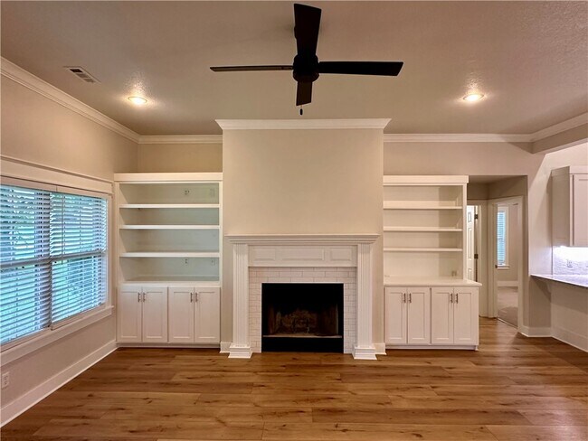 Photo - 2137 E Stanwyk Dr