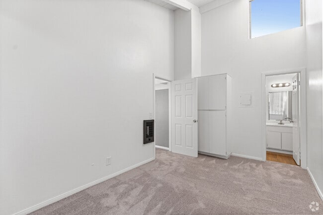 1BR, 1BA - 650SF - Classic - Primary Bedroom