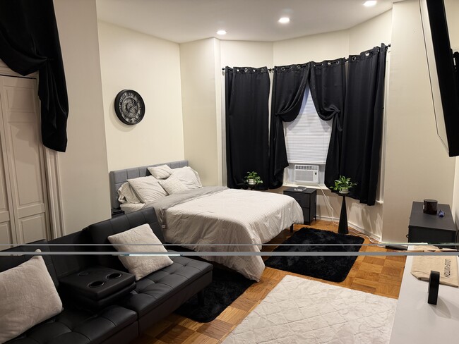 Photo - 6 Woodbine St Unit Big & Cozy