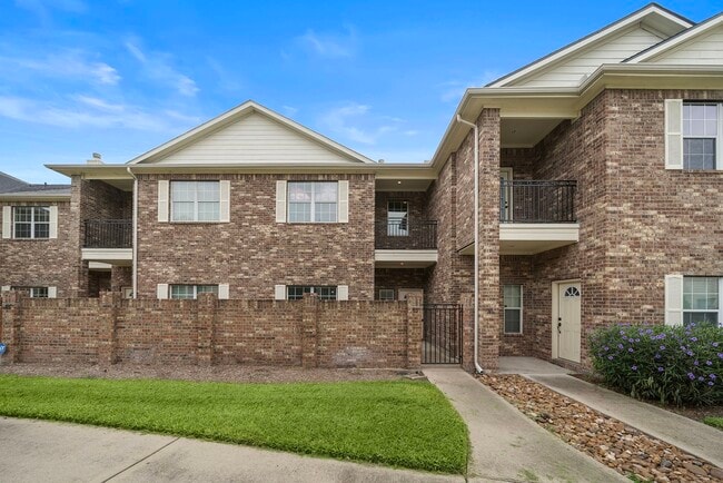 Building Photo - 2865 Westhollow Dr Unit 83 Rental