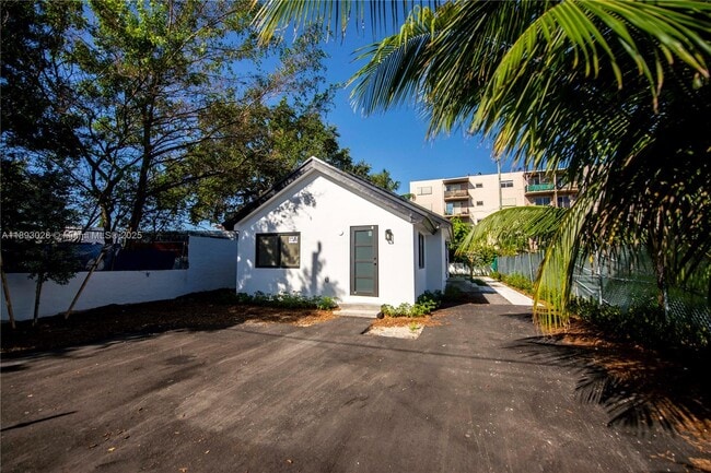 Building Photo - 764 NW 36th Ave Unit 1