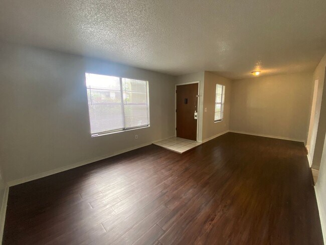 Photo - 469 Crabapple Ct