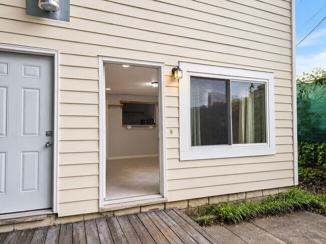 1155 United Ave SE Unit 1155-C United Ave