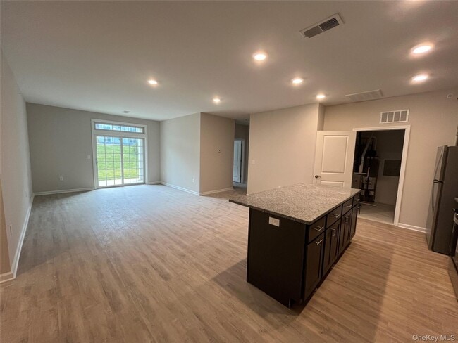 Photo - 415 Tower Ridge Cir