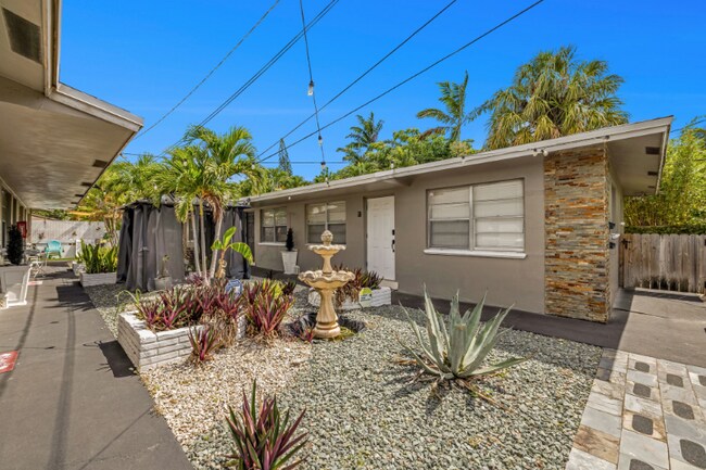 Photo - 1035 - 1037-1037 NE 32nd St Unidad Q2