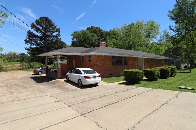 Photo - 905 Louisville St