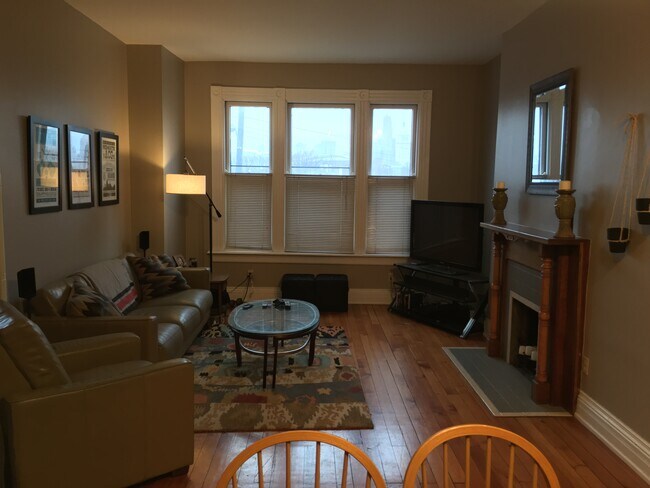 Photo - 221 W 4th St Unit 2