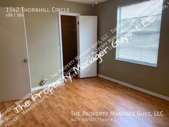 1542 Thornhill Cir