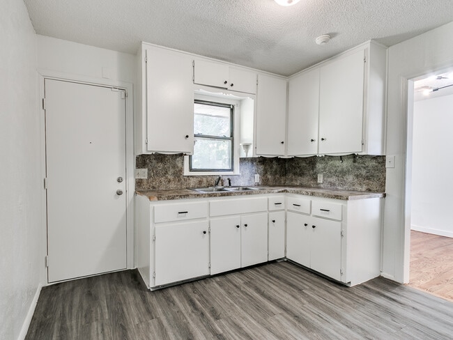 Photo - 2921 NE 17th Ave