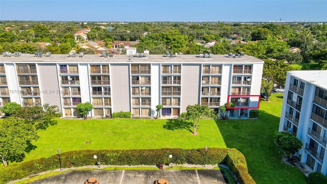 Photo - 8620 N Sherman Cir Condo Unit 201