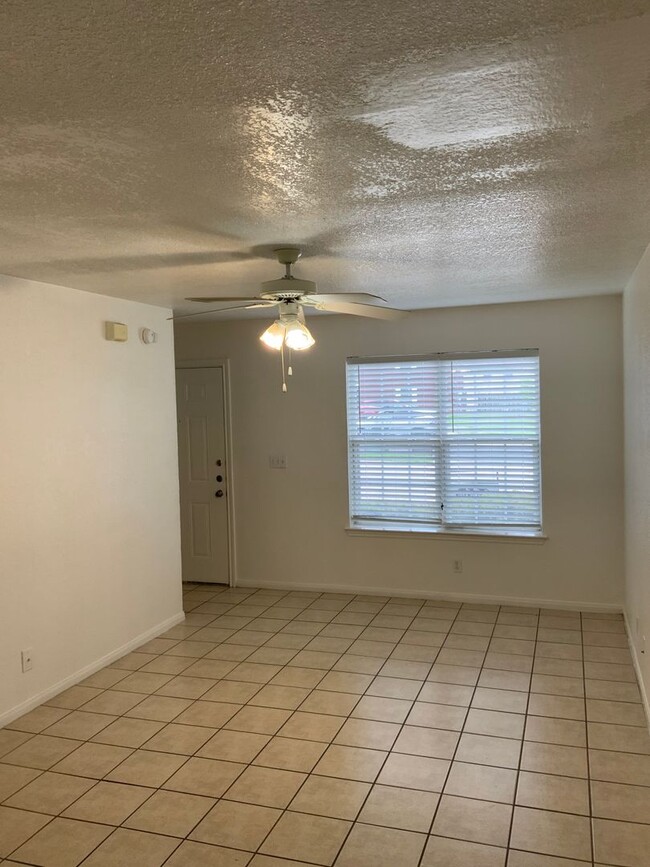 Photo - 202 W Mary Jane Dr Unit C