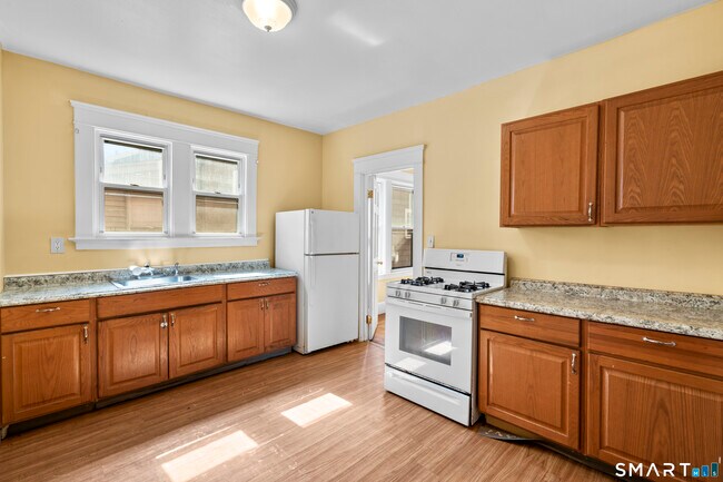 855 Woodward Ave Unit 1st Flr