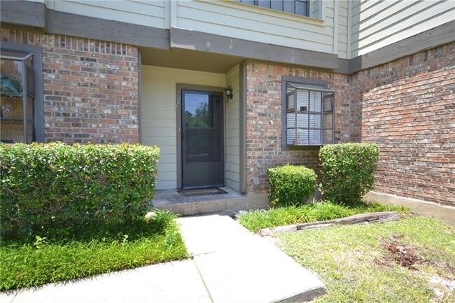 Building Photo - 1804 Capital Pkwy Rental