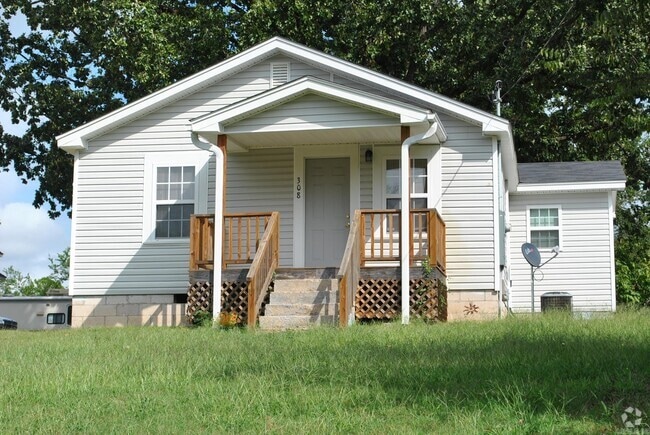 Building Photo - 308 S 3rd St Rental