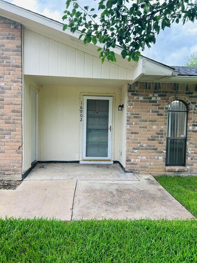 Photo - 16902 Castle Fraser Dr