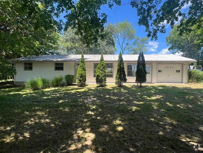 Building Photo - House in Cape Girardeau