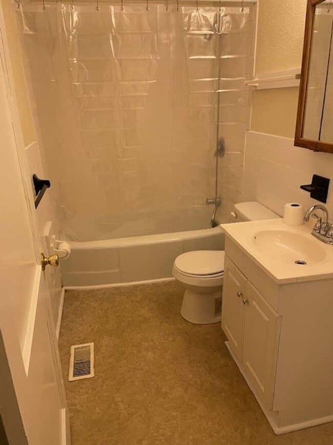 Photo - 2863 Stockton St