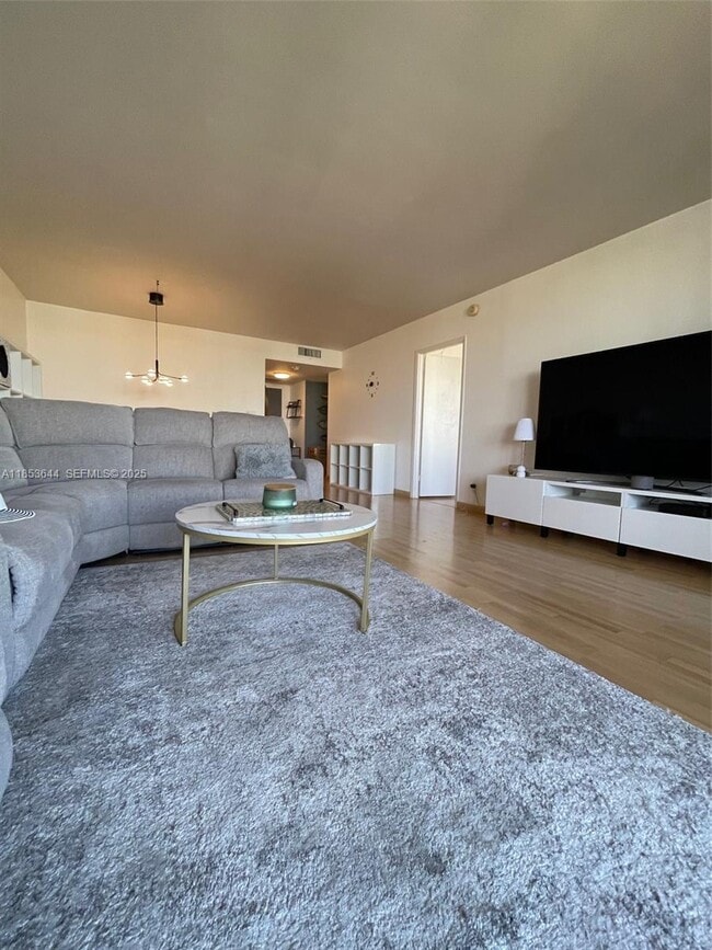 Photo - 2500 Parkview Dr Unit 903