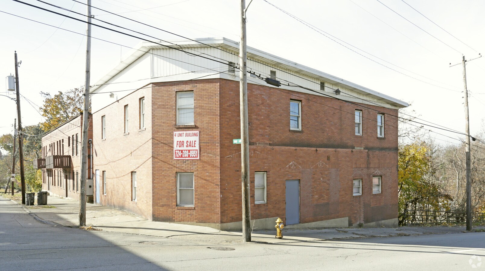 Photo - 166 E Main St Apartamentos