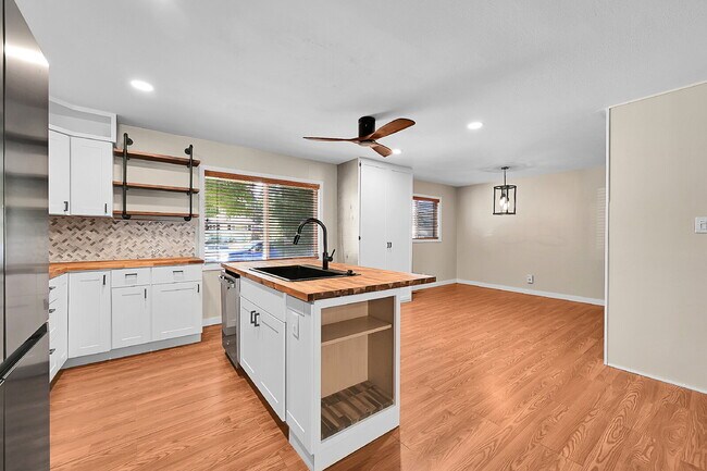 Photo - $2,195.00 - 3 Bedrooms, 2 Bathrooms, Singl...