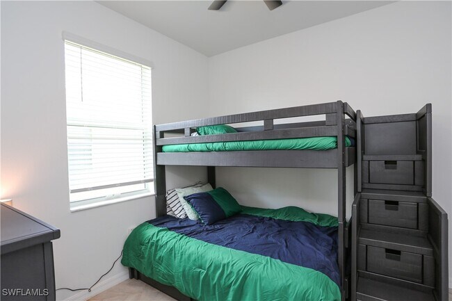 Photo - 2155 Hamlin St