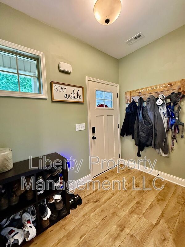 Photo - 1218 Hayes Rd
