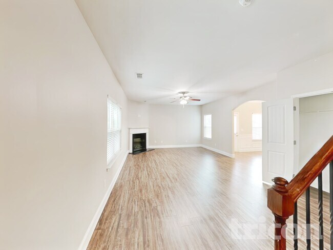 Photo - 120 Leland Ln