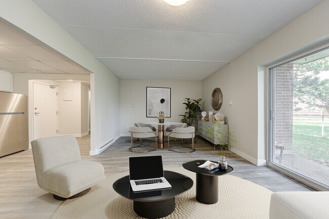 Photo - 43 Ormond Street S