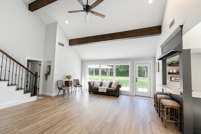 Photo - 211 Garden W