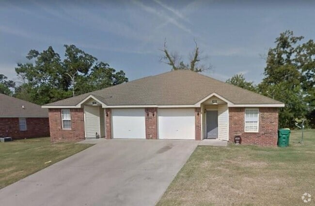Building Photo - 207-209 Graystone Cir Unit 209 Graystone Rental