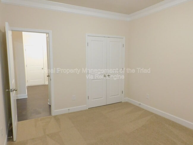 Photo - 1427 Sawyer Ave