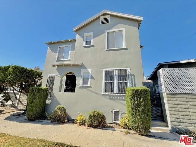 Building Photo - 1801 W 39th St Unit 3883 Rental