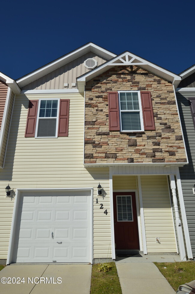 Photo - 124 Waterstone Ln Townhome